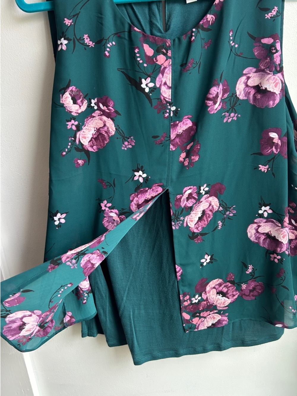 Sz XL Flowy Floral Sleeveless Camisole with floral print. - Picture 5 of 9